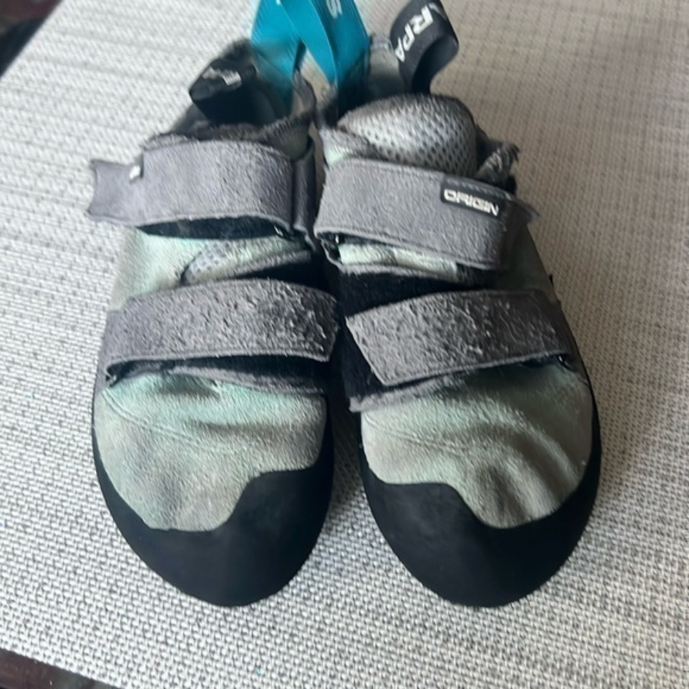 Scarpa Women's Turquoise Maldive Black Origin Climbing Shoes -(8.5 inches  long)